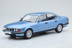 BMW 7-Serie E32 730i Blo MCG 1:18