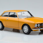 Alfa Romeo 1750 GTV Jaune Norev 1:18 - image 5 of 7