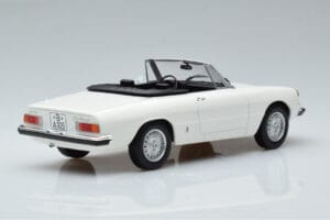 Alfa Romeo 2000 Spider Blanc Norev 1:18 187882 Métal — image 2 sur 7