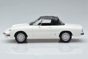 Alfa Romeo 2000 Spider Blanc Norev 1:18 187882 Métal — image 3 sur 7