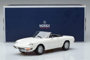 Alfa Romeo 2000 Spider Blanc Norev 1:18 187882 Métal — image 7 sur 7