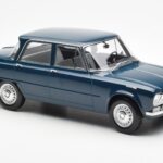 Alfa Romeo Giulia TI Bleu Pétrole Norev 1:18 - image 4 of 6