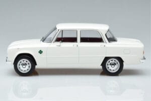 Alfa Romeo Giulia Ti Super Norev 1:18 187970 Métal — image 3 sur 6