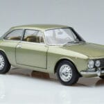 Alfa Romeo GTV 2000 Vert Édition Limitée Norev 1:18 187913 Métal - image 5 of 7