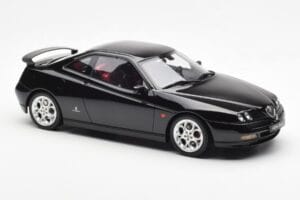 Alfa Romeo GTV V6 916 Noir Otto 1:18 OT1057 Résine — image 4 sur 6