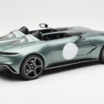 Aston Martin V12 Speedster Vert Metallic GT Spirit 1:18 - image 2 of 6