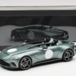 Aston Martin V12 Speedster Vert Metallic GT Spirit 1:18 - image 6 of 6
