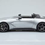 Aston Martin V12 Speedster Argent GT Spirit 1:18 - image 3 of 6