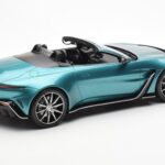 Aston Martin V12 Vantage Roadster Tayos Turquoise Vert GT Spirit 1:18 - image 2 of 6