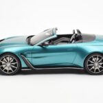 Aston Martin V12 Vantage Roadster Tayos Turquoise Vert GT Spirit 1:18 - image 3 of 6
