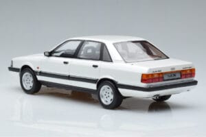 Audi 200 Quattro C3 Blanc Otto 1:18 OT408 Résine — image 5 sur 6