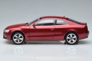 Audi A5 B8 Rouge Grenat Norev 1:18 188352 Métal — image 4 sur 7