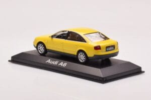 Audi A6 C5 Jaune Minichamps 1:43 IND47004 Métal — image 3 sur 4