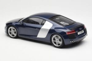 Audi R8 4.2 FSI V8 Bleu Kyosho 1:18 09213BL Métal — image 7 sur 8