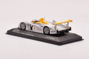 Audi R8 Infineon #2 L. Aiello / R. Capello / Pescatori 2nd Place 24 Hours of Le Mans 2001 Minichamps 1:43 400011202 Métal — image 3 sur 4