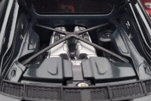 Audi R8 Performance Noir Kengfai 1:18 VAKF-0353 Métal — image 9 sur 10