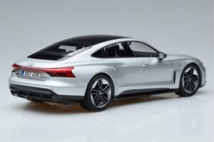 Audi RS e-tron GT Argent Norev 1:18 188381 Métal — image 2 sur 6