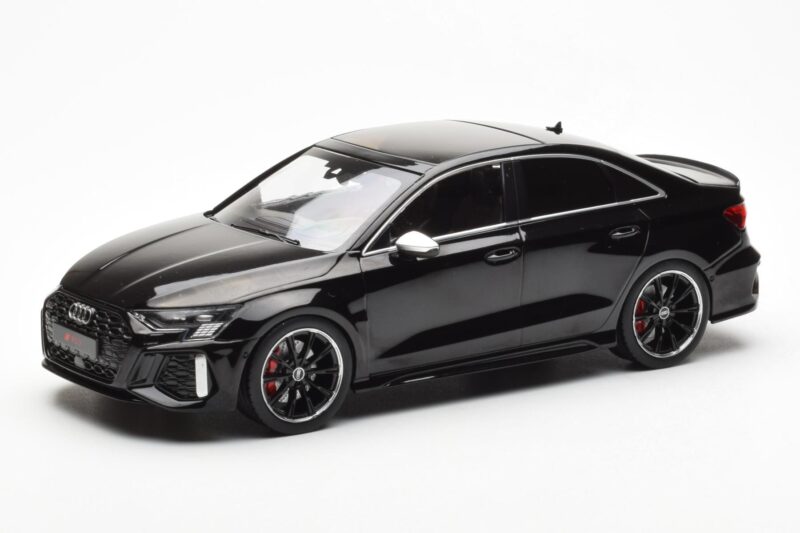 Audi RS3 8Y Berline Noir MCG 1:18