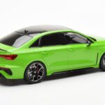 Audi RS3 8Y Berline Vert MCG 1:18 - image 2 of 6