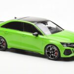 Audi RS3 8Y Berline Vert MCG 1:18 - image 4 of 6