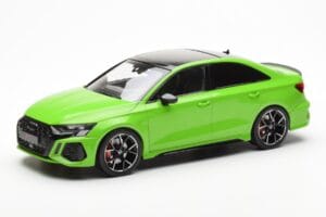 Audi RS3 8Y Berline Vert MCG 1:18