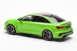 Audi RS3 8Y Berline Vert MCG 1:18 MCG18449 Métal — image 5 sur 6