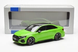 Audi RS3 8Y Berline Vert MCG 1:18 MCG18449 Métal — image 6 sur 6