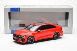 Audi RS3 8Y Berline Rouge MCG 1:18 MCG18451 Métal — image 6 sur 6