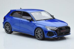 Audi RS3 8Y Sportback Performance Edition Nagaro Bleu GT Spirit 1:18 GT884 Résine — image 3 sur 5