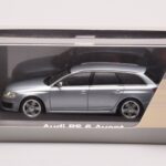 Audi RS6 C6 Monza Argent Minichamps 1:43 - image 4 of 4