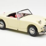 Austin-Healey Sprite Mk I Open Old English Blanc Kyosho 1:18 - image 6 of 8