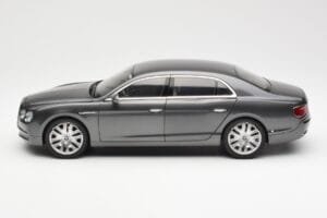 Bentley Flying Spur W12 Granite Gris Kyosho 1:18 08891GN Métal — image 4 sur 8