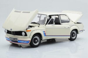 BMW 2002 Turbo Blanc Kyosho 1:18 08544W Métal — image 2 sur 8