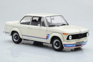 BMW 2002 Turbo Blanc Kyosho 1:18 08544W Métal — image 6 sur 8