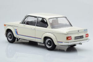 BMW 2002 Turbo Blanc Kyosho 1:18 08544W Métal — image 7 sur 8