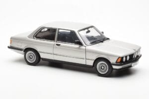 BMW 323i E21 Aspen Argent AUTOart 1:18 80430433552 Métal — image 6 sur 8