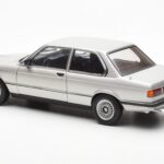 BMW 323i E21 Aspen Argent AUTOart 1:18 - image 7 of 8
