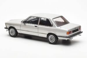BMW 323i E21 Aspen Argent AUTOart 1:18 80430433552 Métal — image 7 sur 8