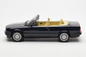 BMW 325i E30 Cabriolet Bleu Otto 1:18 OT114 Résine — image 3 sur 6
