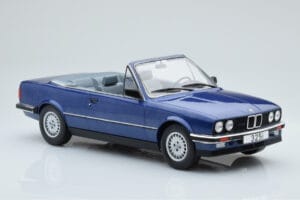 BMW 325i E30 Cabriolet Bleu MCG 1:18 MCG18381 Métal — image 3 sur 5