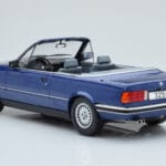 BMW 325i E30 Cabriolet Bleu MCG 1:18 - image 4 of 5