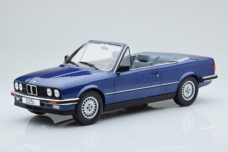 BMW 325i E30 Cabriolet Bleu MCG 1:18