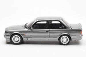 BMW 325i E30 Gris Metallic Otto 1:18 OT571 Résine — image 3 sur 6