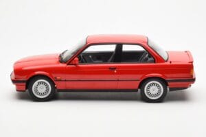 BMW 325i E30 Rouge Norev 1:18 183202 Métal — image 3 sur 6