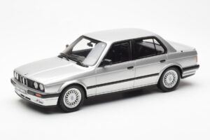 BMW 325i E30 Argent Otto 1:18