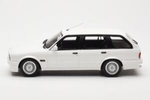 BMW 325i E30 Touring M Package Blanc Otto 1:18 OT238 Résine — image 3 sur 5