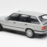BMW 325i E30 Touring Argent Norev 1:18 - image 5 of 6
