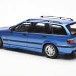 BMW 328i E36 Touring M Package Bleu Otto 1:18 - image 5 of 6