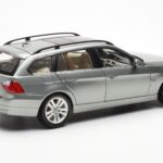 BMW 330i E91 Touring Gris Metallic Kyosho 1:18 - image 3 of 8