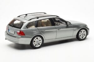 BMW 330i E91 Touring Gris Metallic Kyosho 1:18 80430394359 Métal — image 3 sur 8